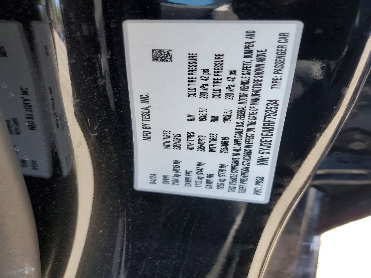TESLA MODEL 3 2024 — 13