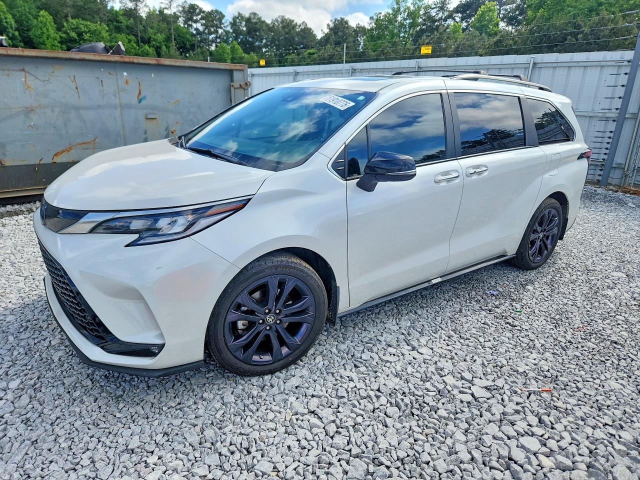 TOYOTA SIENNA 2023 — 2