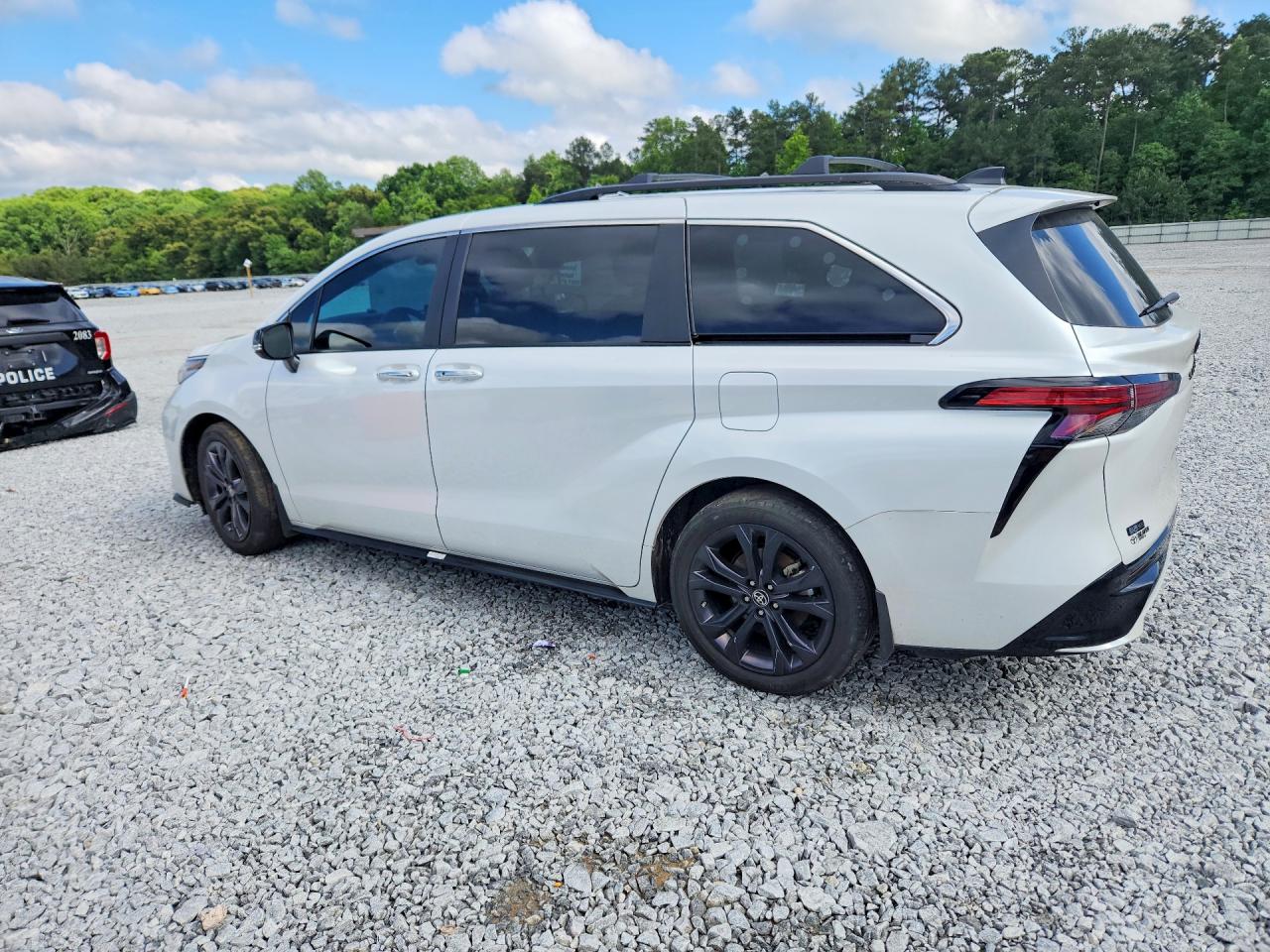 TOYOTA SIENNA 2023 — 3