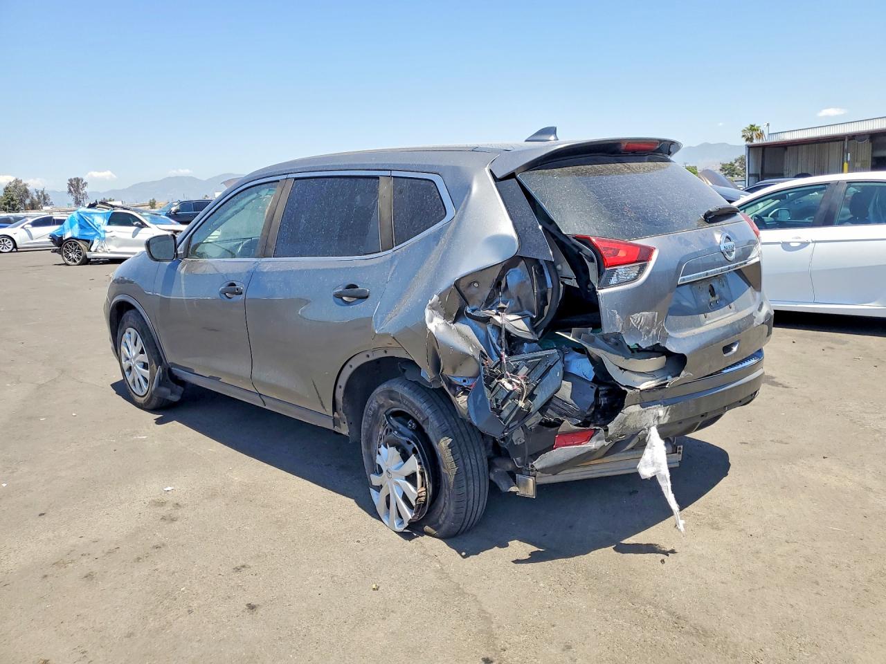 NISSAN ROGUE 2019 — 3