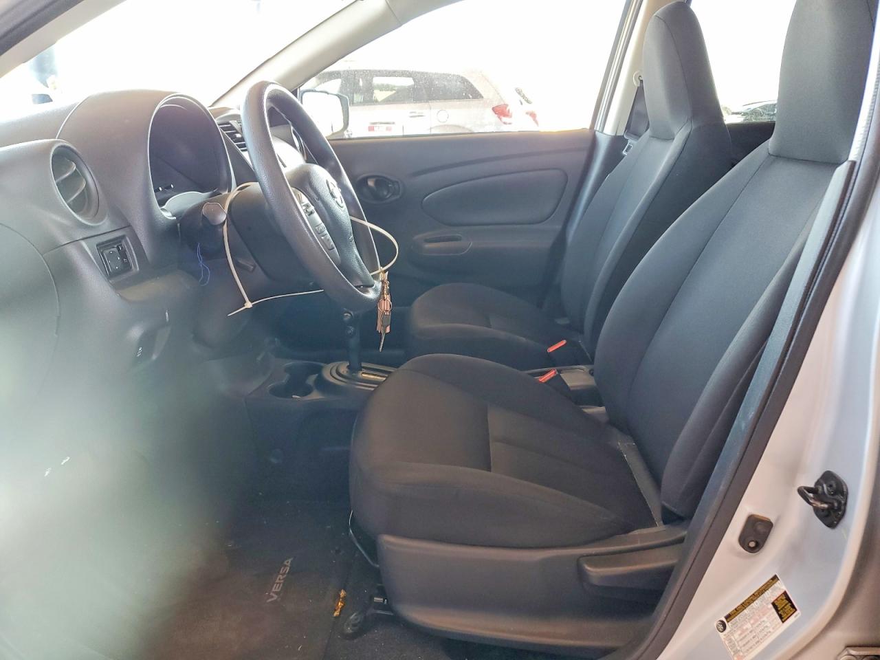 NISSAN VERSA 2017 — 8
