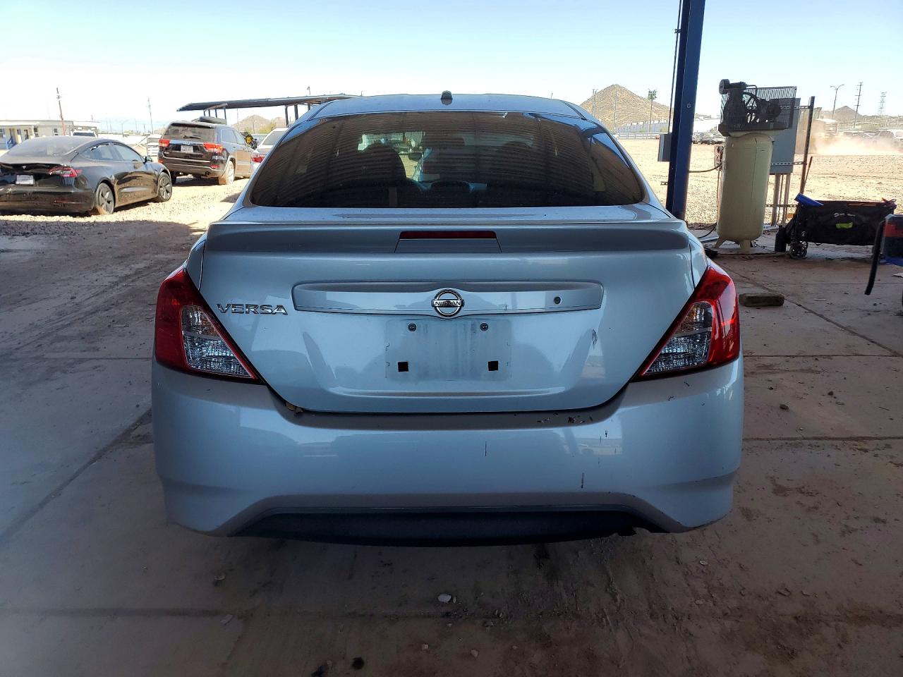 NISSAN VERSA 2017 — 7