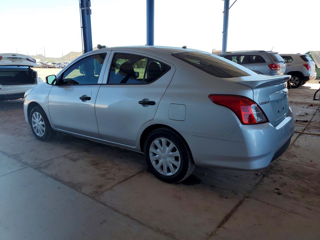 NISSAN VERSA 2017 — 3