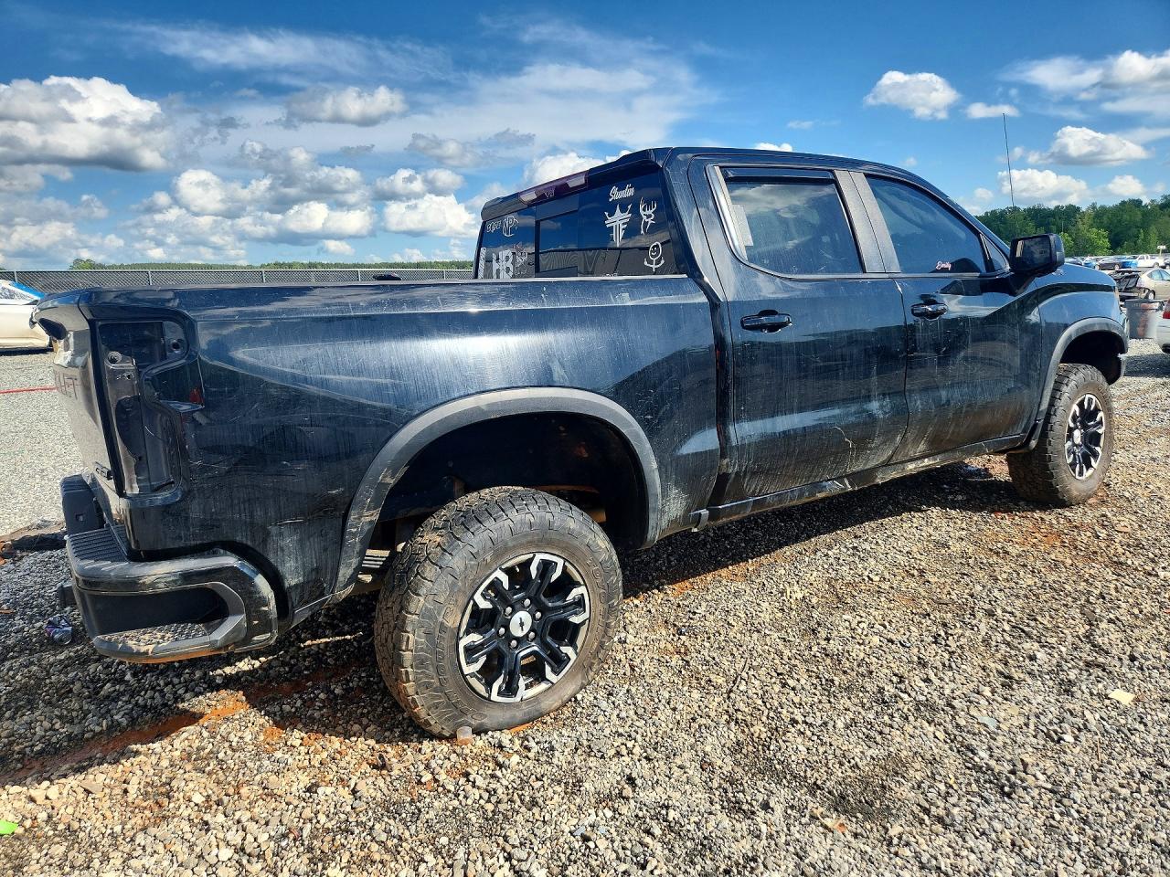 CHEVROLET SILVERADO 2024 — 4