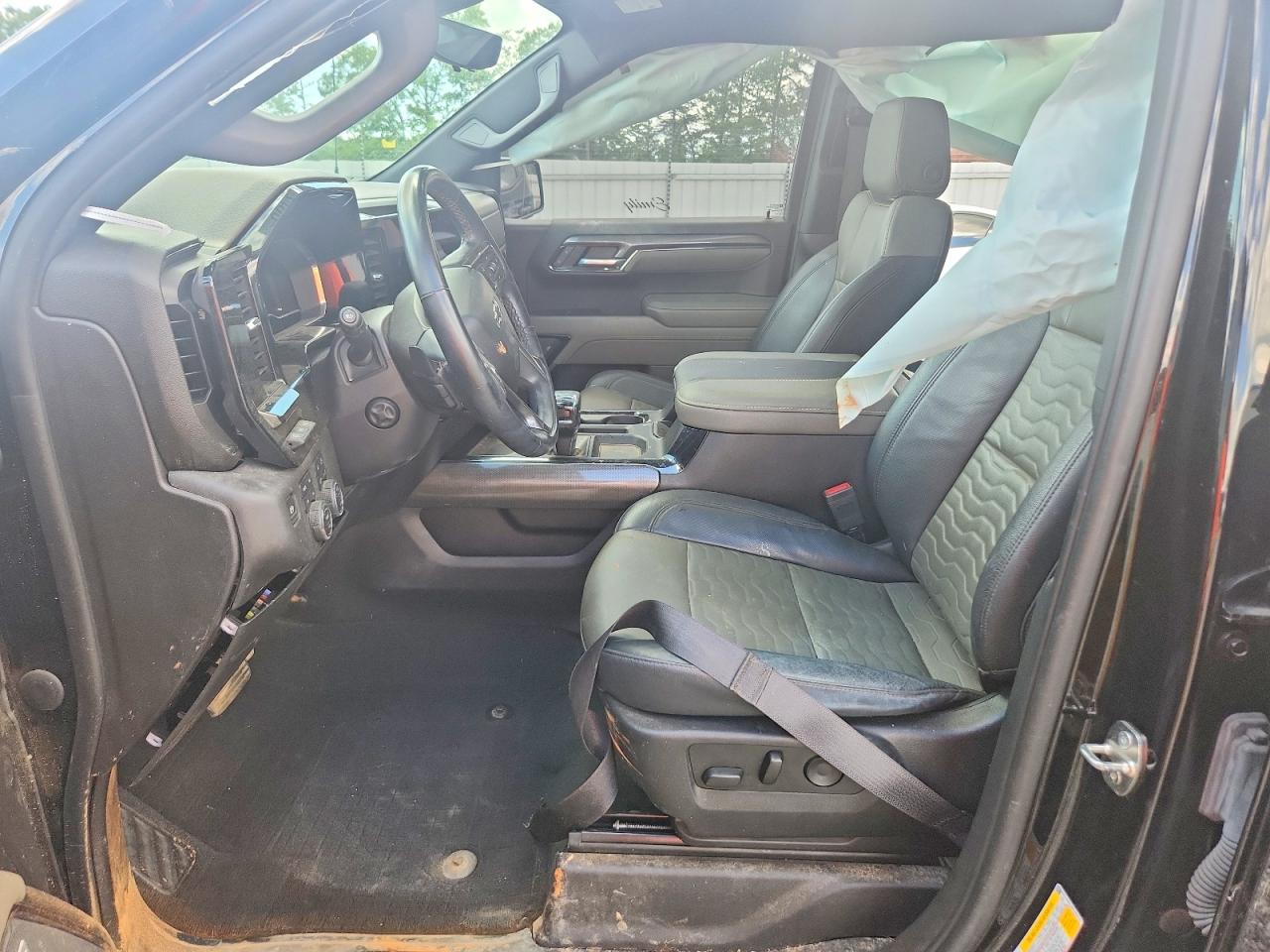 CHEVROLET SILVERADO 2024 — 8