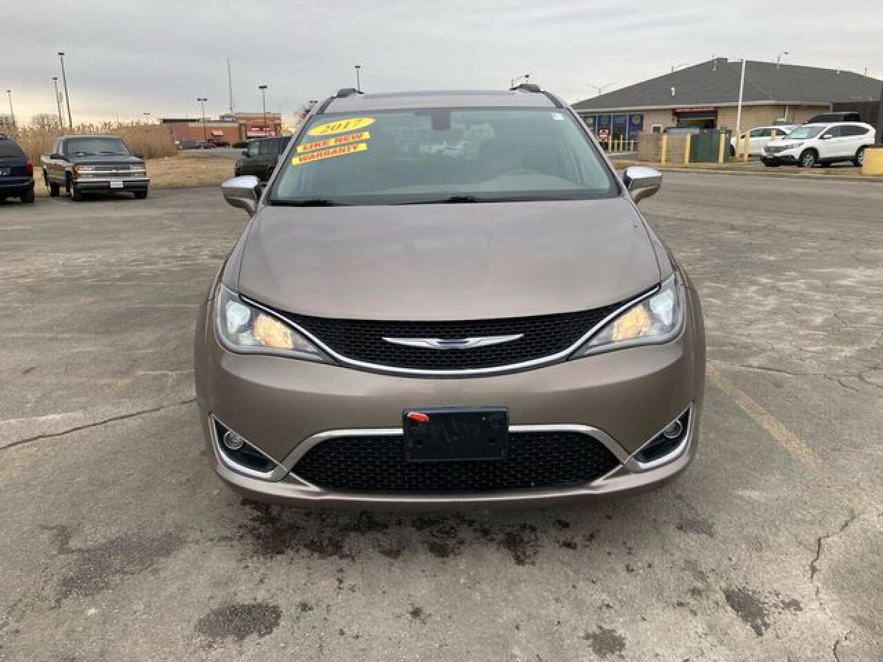 2017 CHRYSLER PACIFICA LIMITED