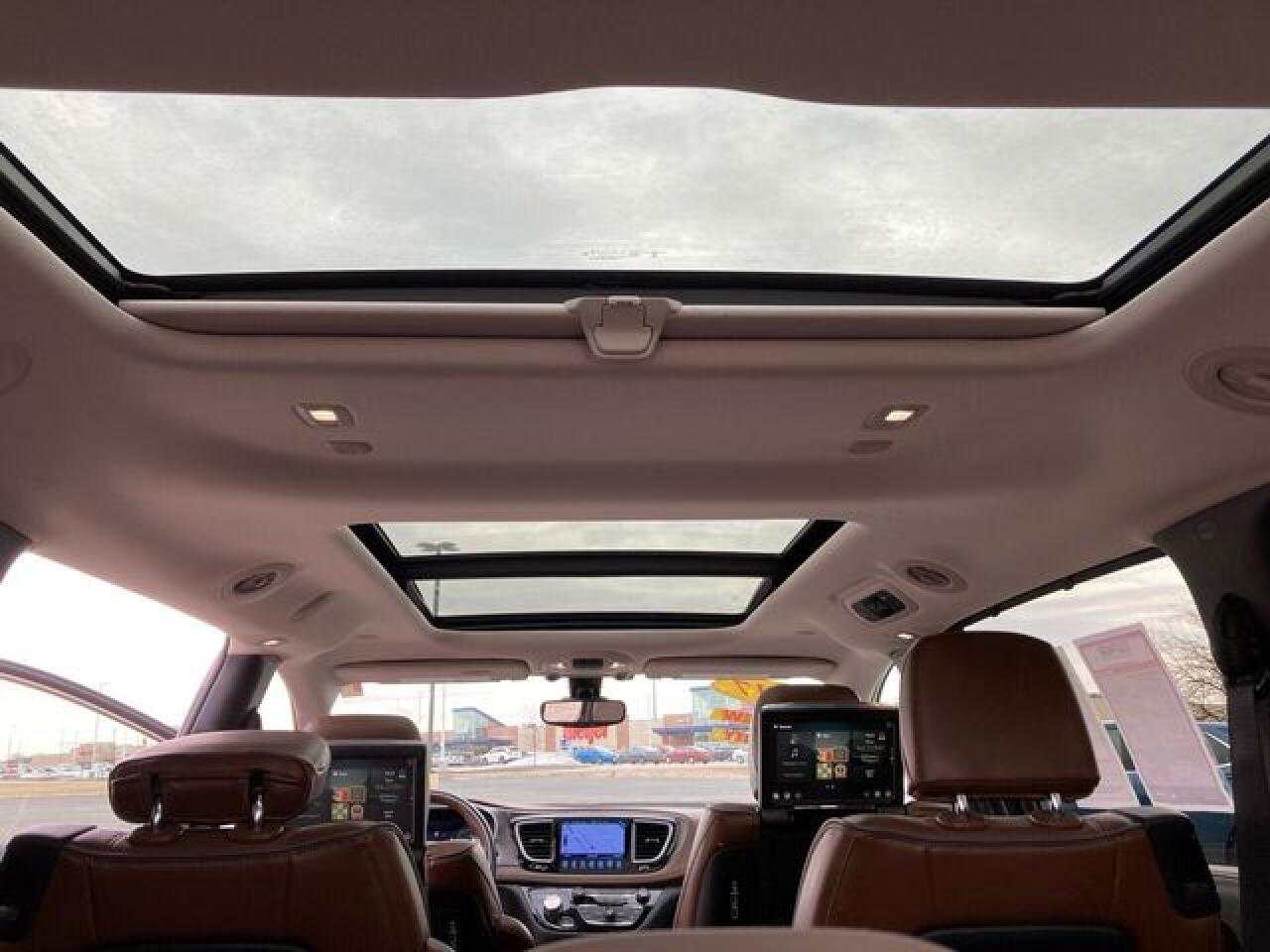 CHRYSLER PACIFICA 2017 — 19