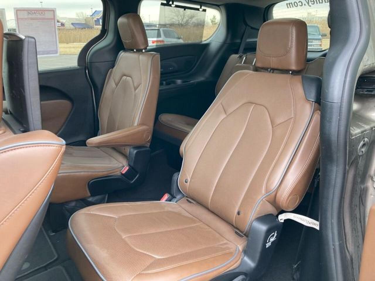 CHRYSLER PACIFICA 2017 — 14