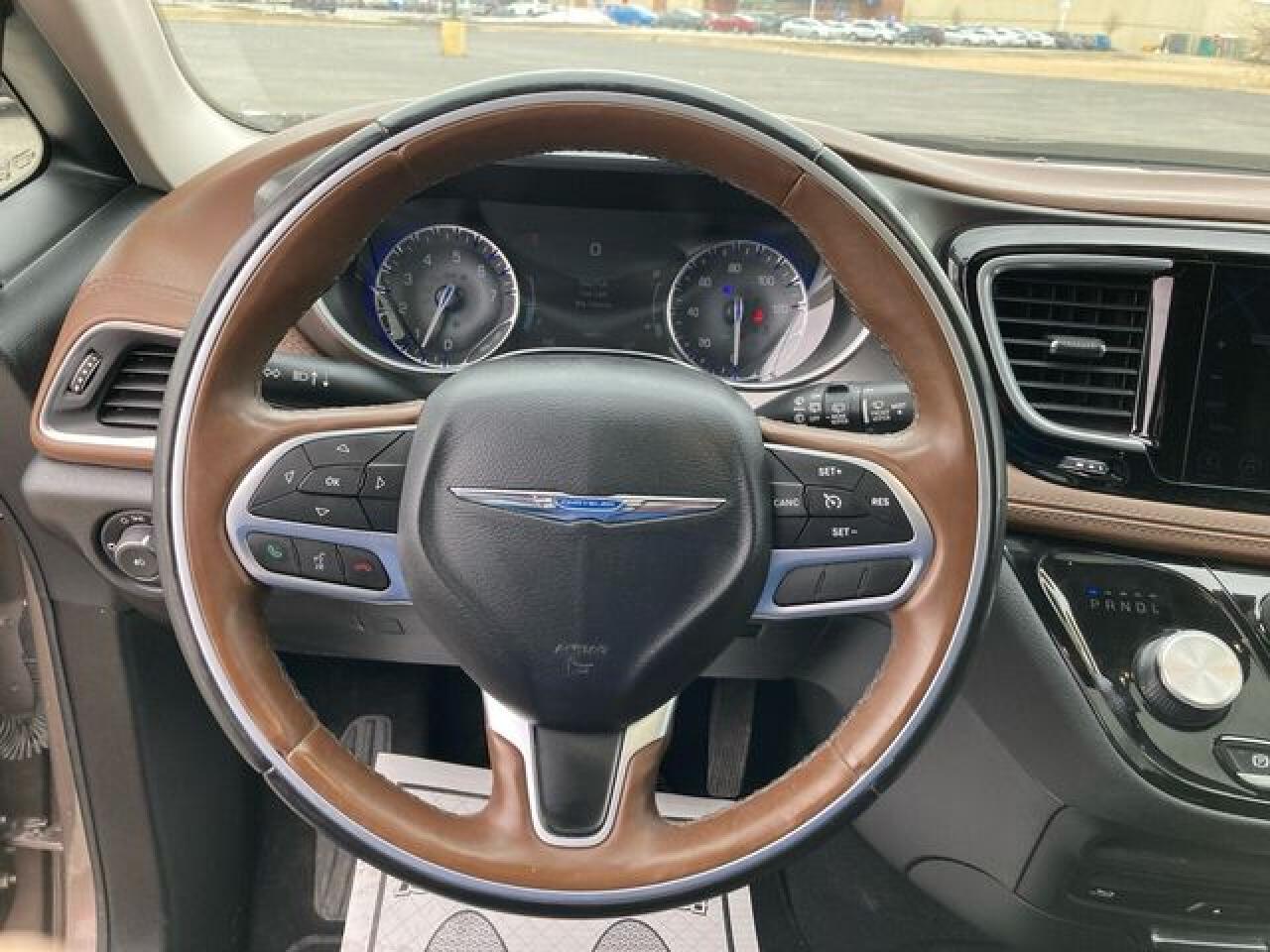 CHRYSLER PACIFICA 2017 — 12
