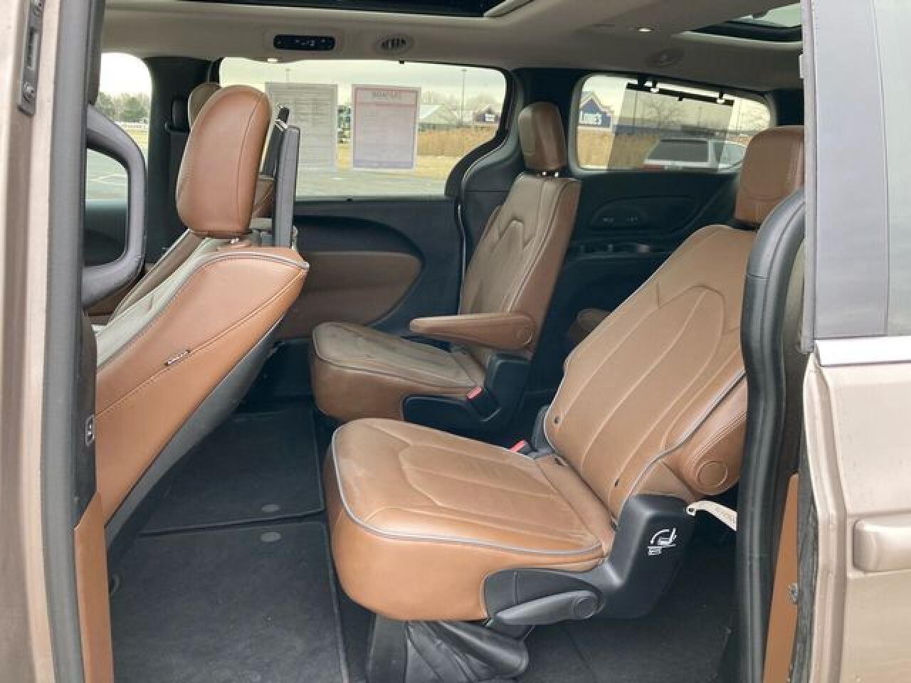 CHRYSLER PACIFICA 2017 — 15
