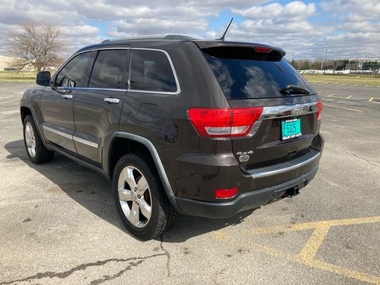 JEEP GRAND CHEROKEE 2011 — 8