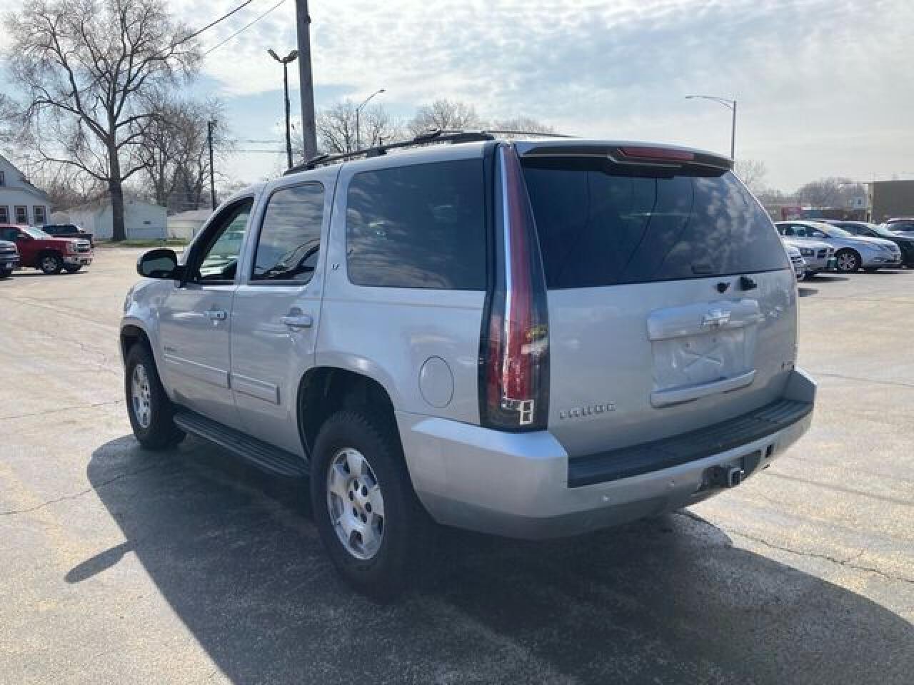 CHEVROLET TAHOE 2011 — 8