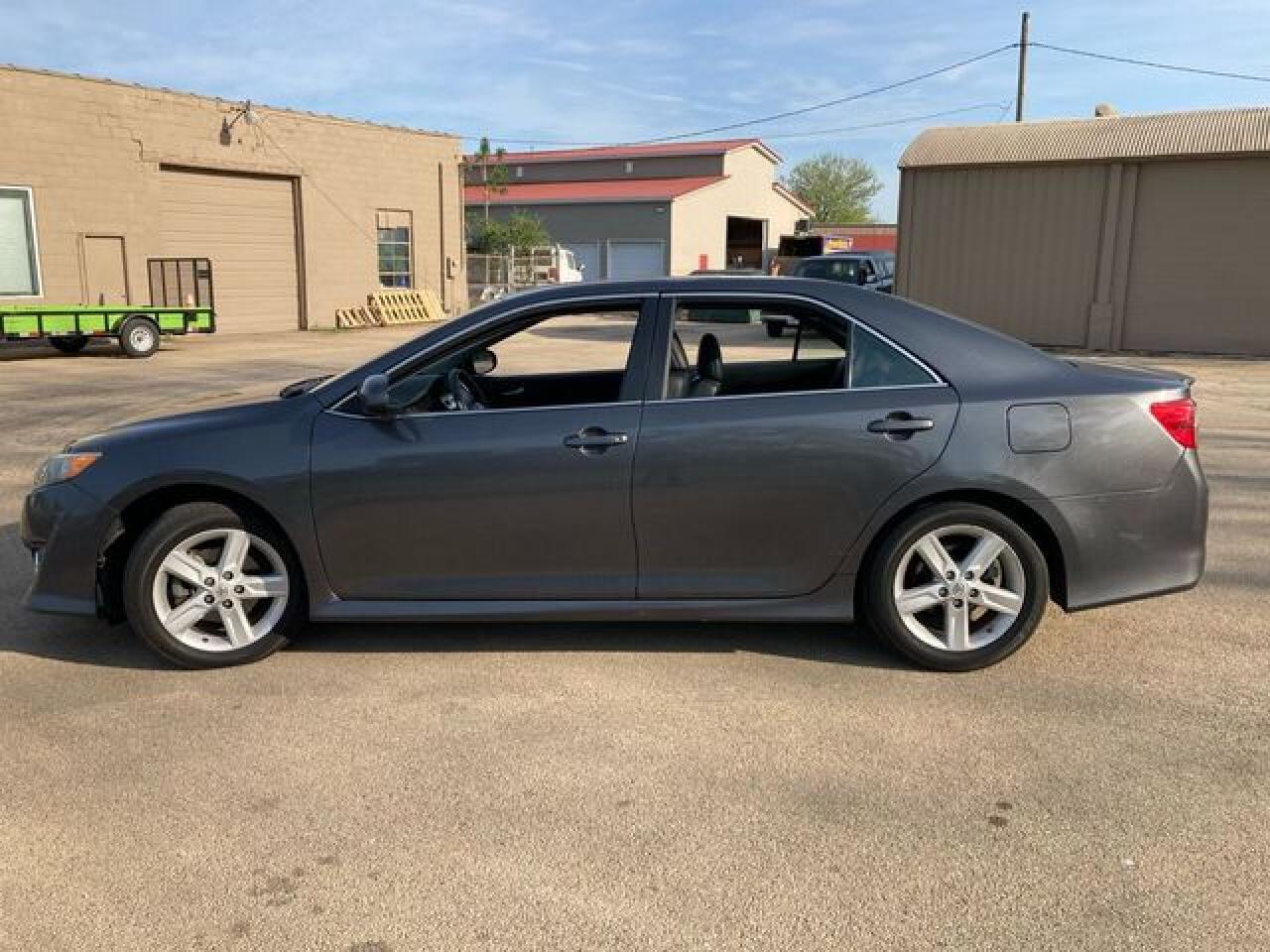 TOYOTA CAMRY 2012 — 9