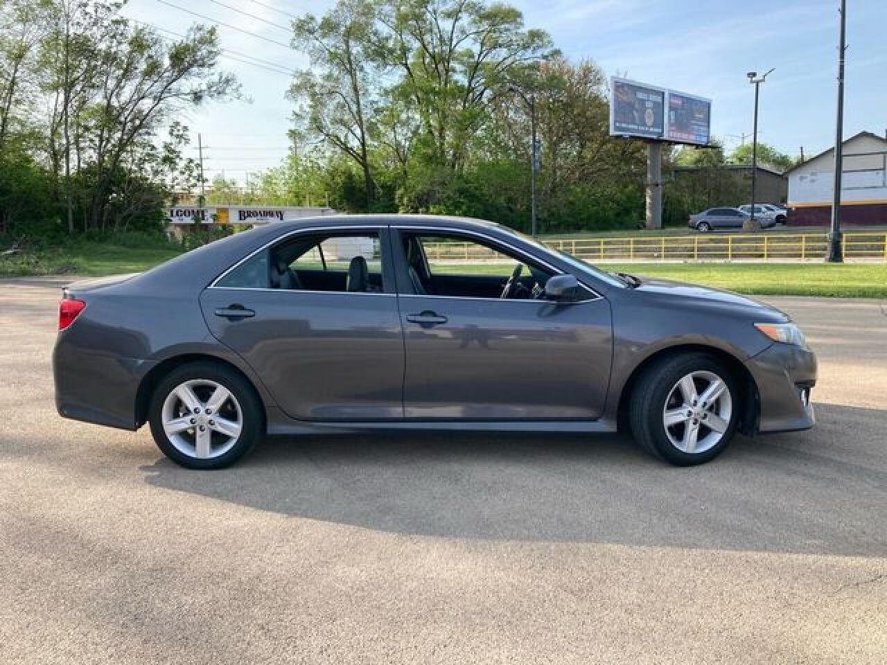 TOYOTA CAMRY 2012 — 6