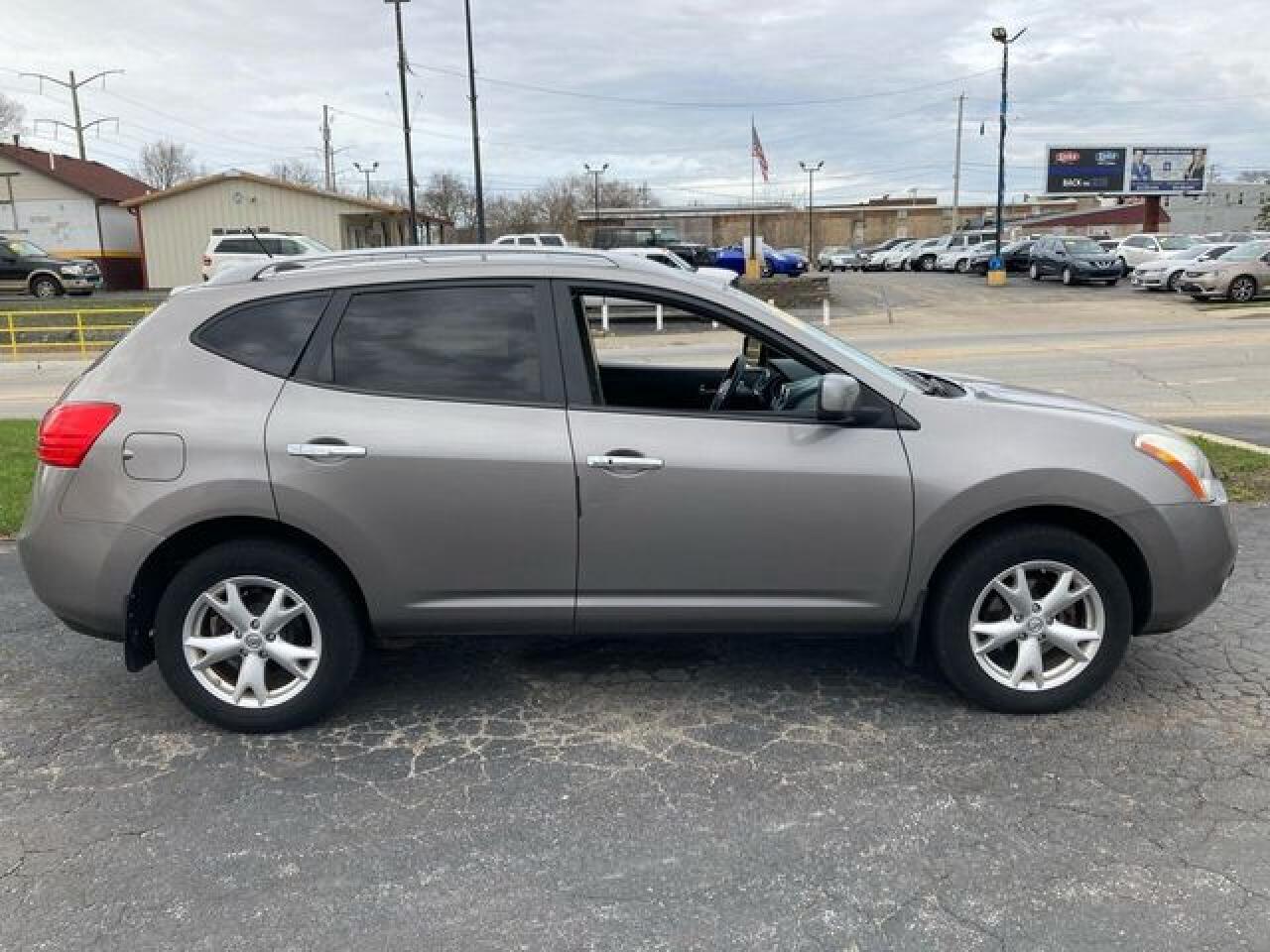 NISSAN ROGUE 2010 — 5