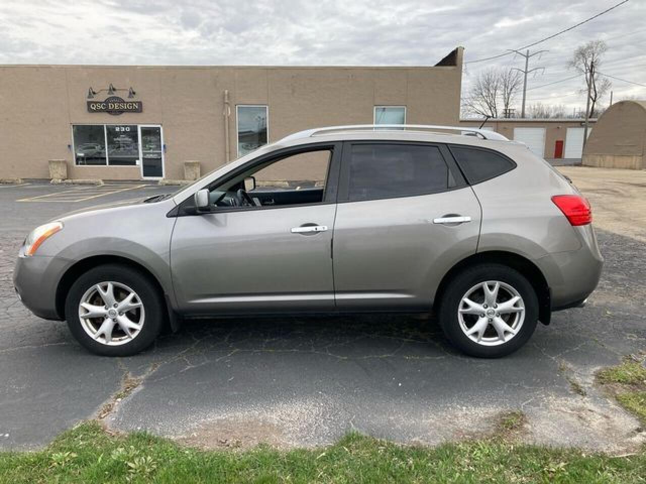 NISSAN ROGUE 2010 — 8