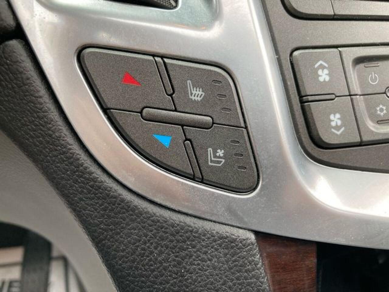 CADILLAC SRX 2010 — 18