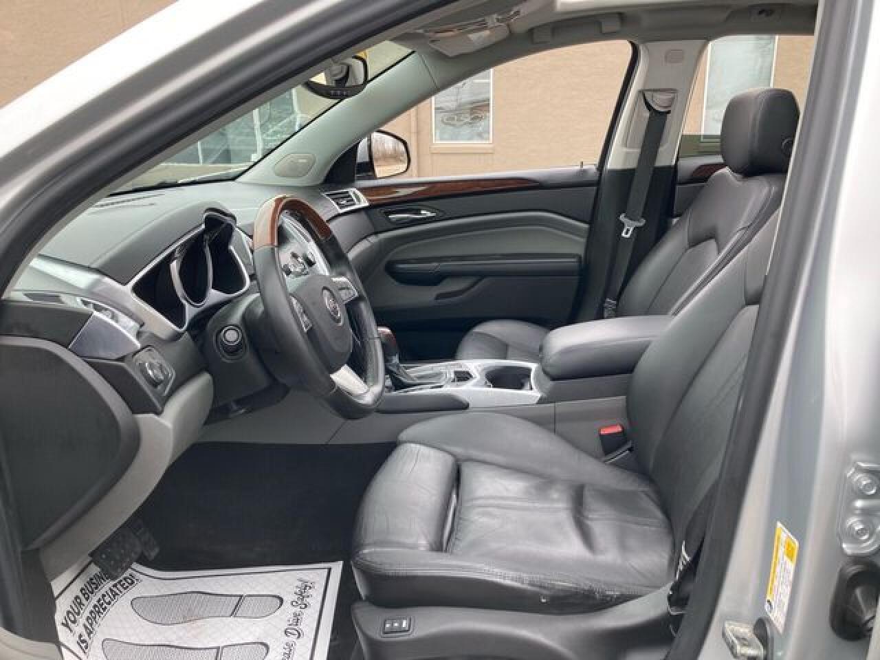CADILLAC SRX 2010 — 10