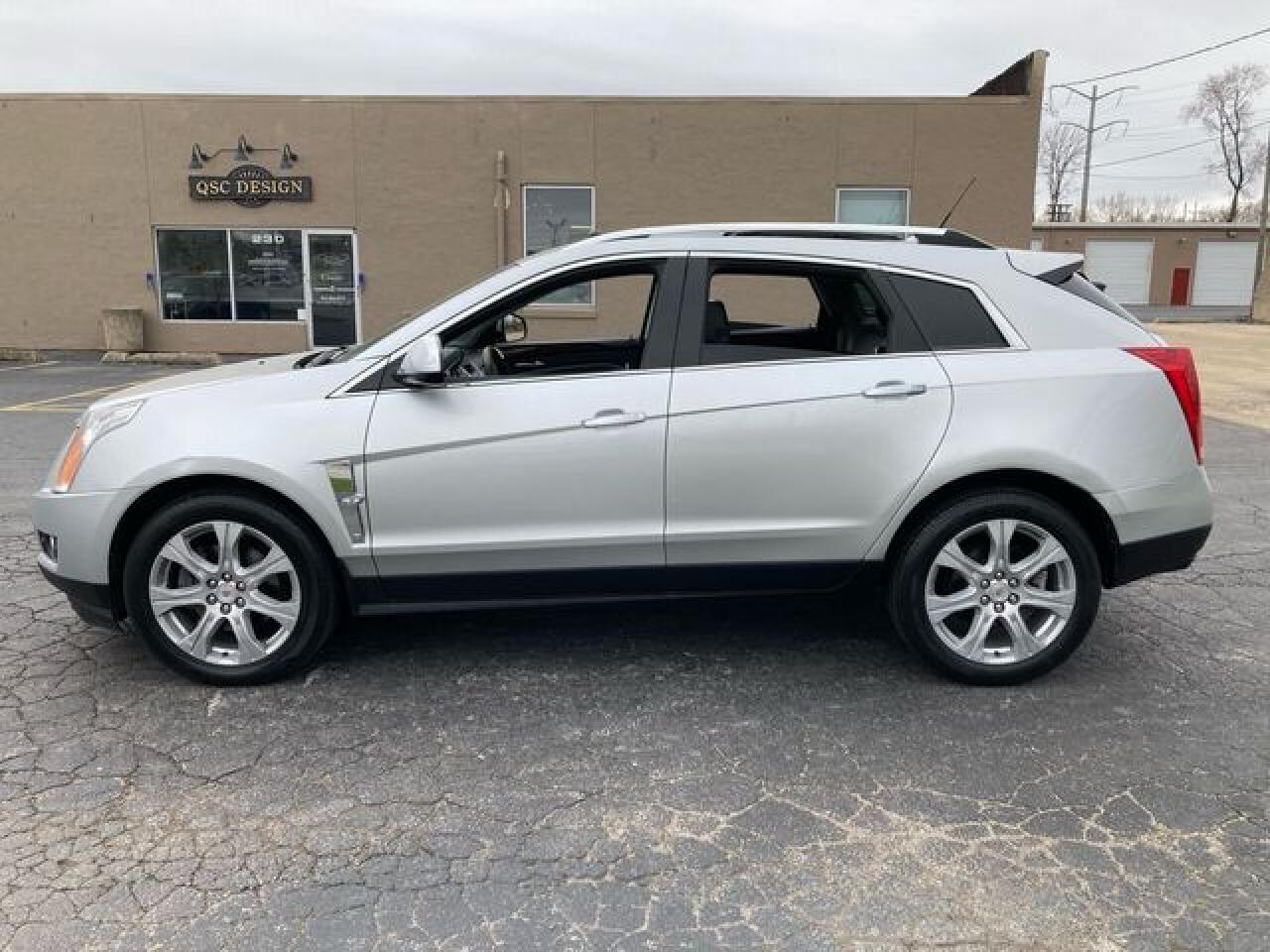 CADILLAC SRX 2010 — 9