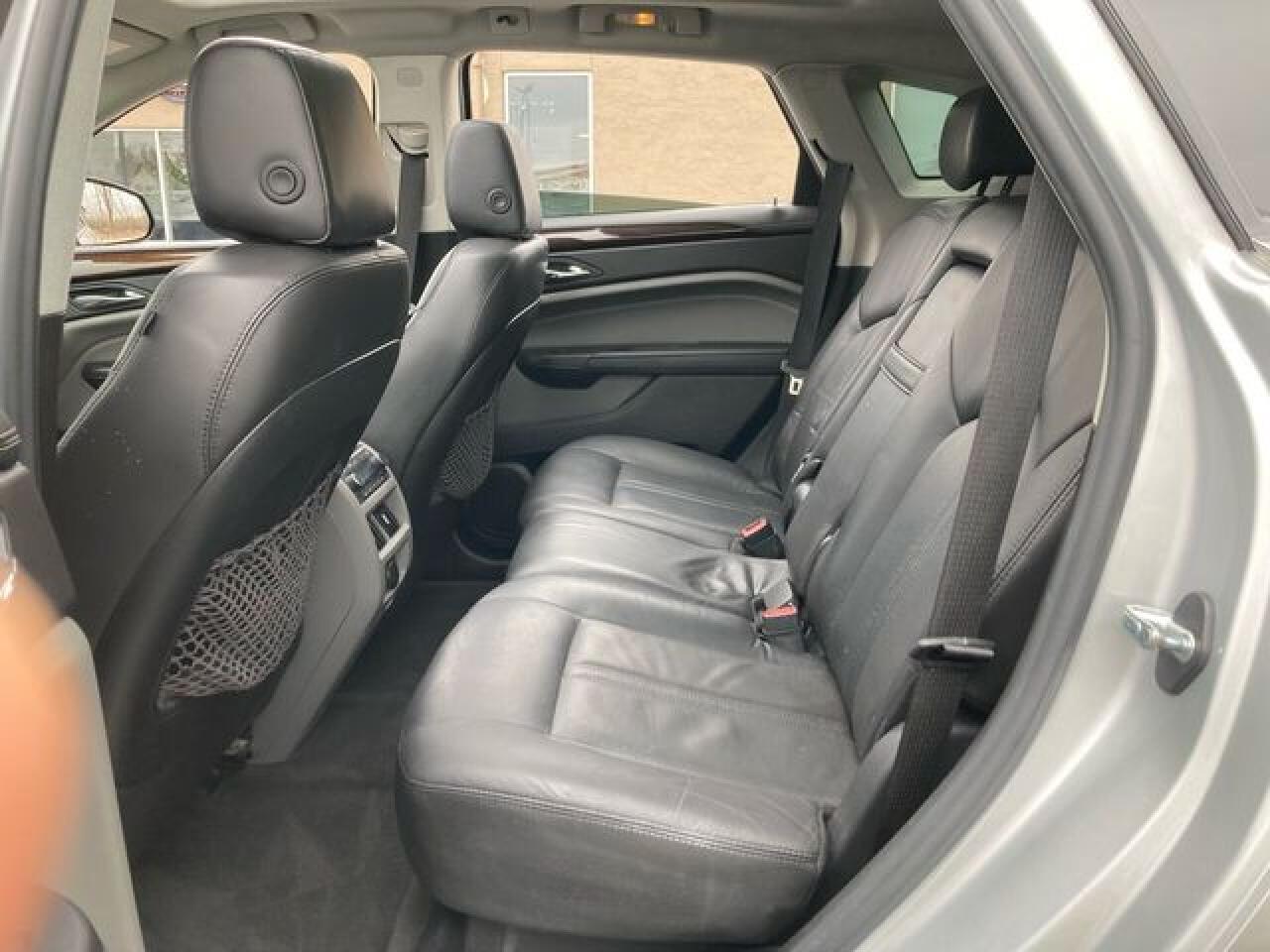 CADILLAC SRX 2010 — 22