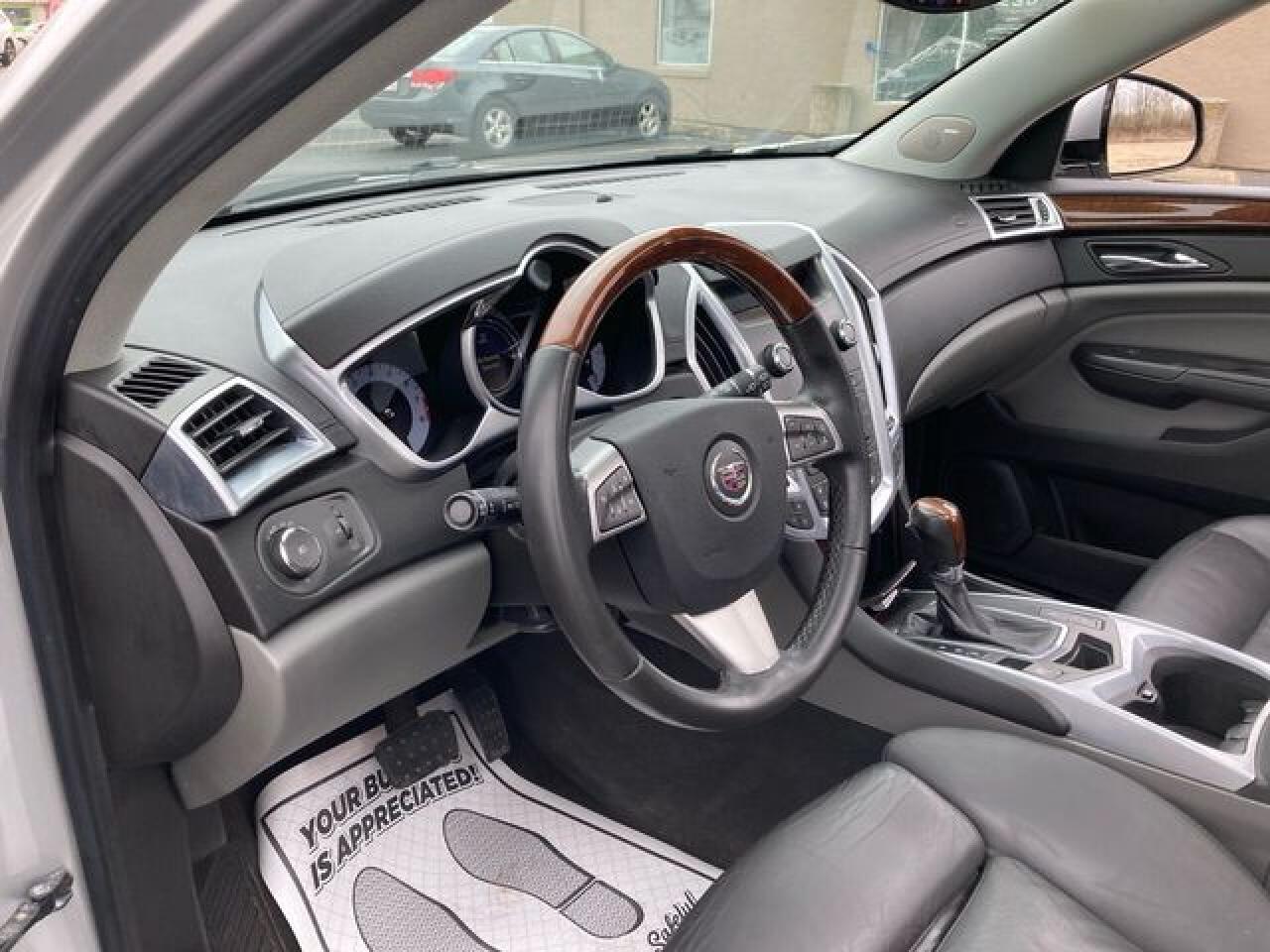 CADILLAC SRX 2010 — 11