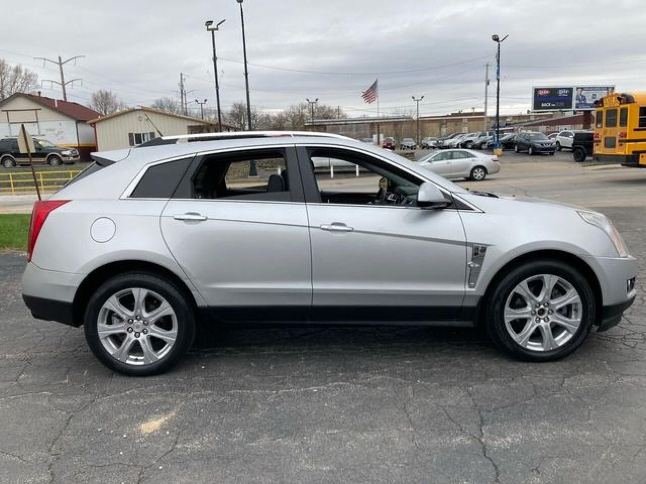 CADILLAC SRX 2010 — 6