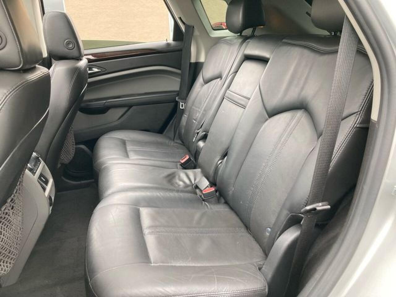 CADILLAC SRX 2010 — 21