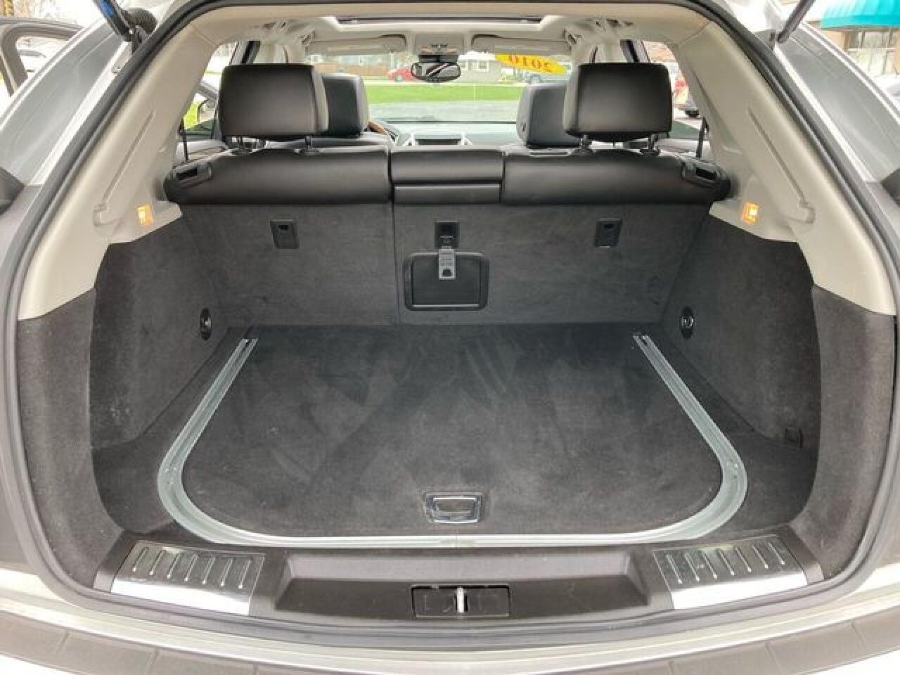 CADILLAC SRX 2010 — 23