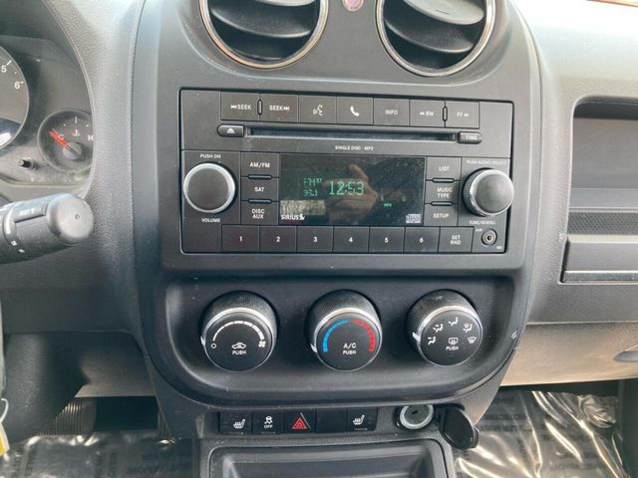 JEEP COMPASS 2011 — 15