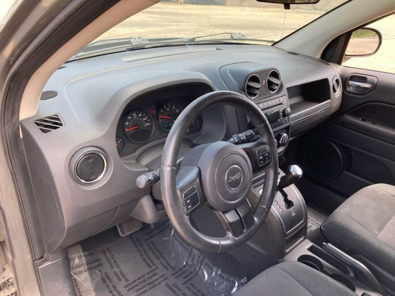JEEP COMPASS 2011 — 10