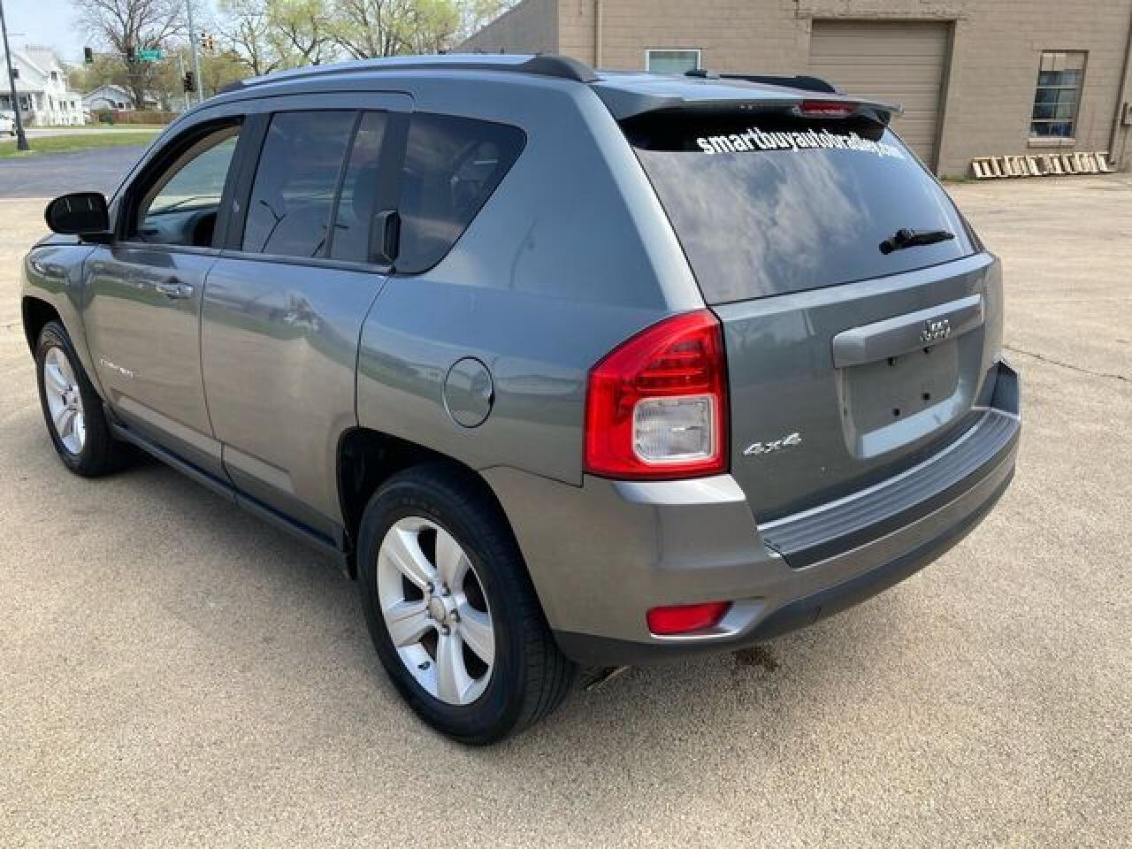 JEEP COMPASS 2011 — 8