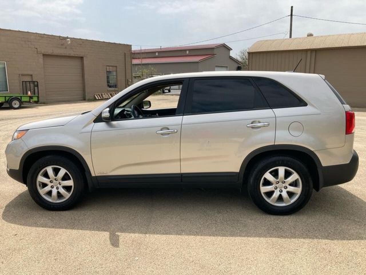 KIA SORENTO 2012 — 9