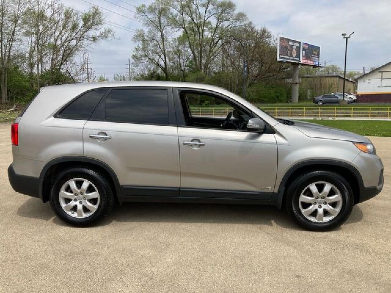 2012 KIA SORENTO BASE