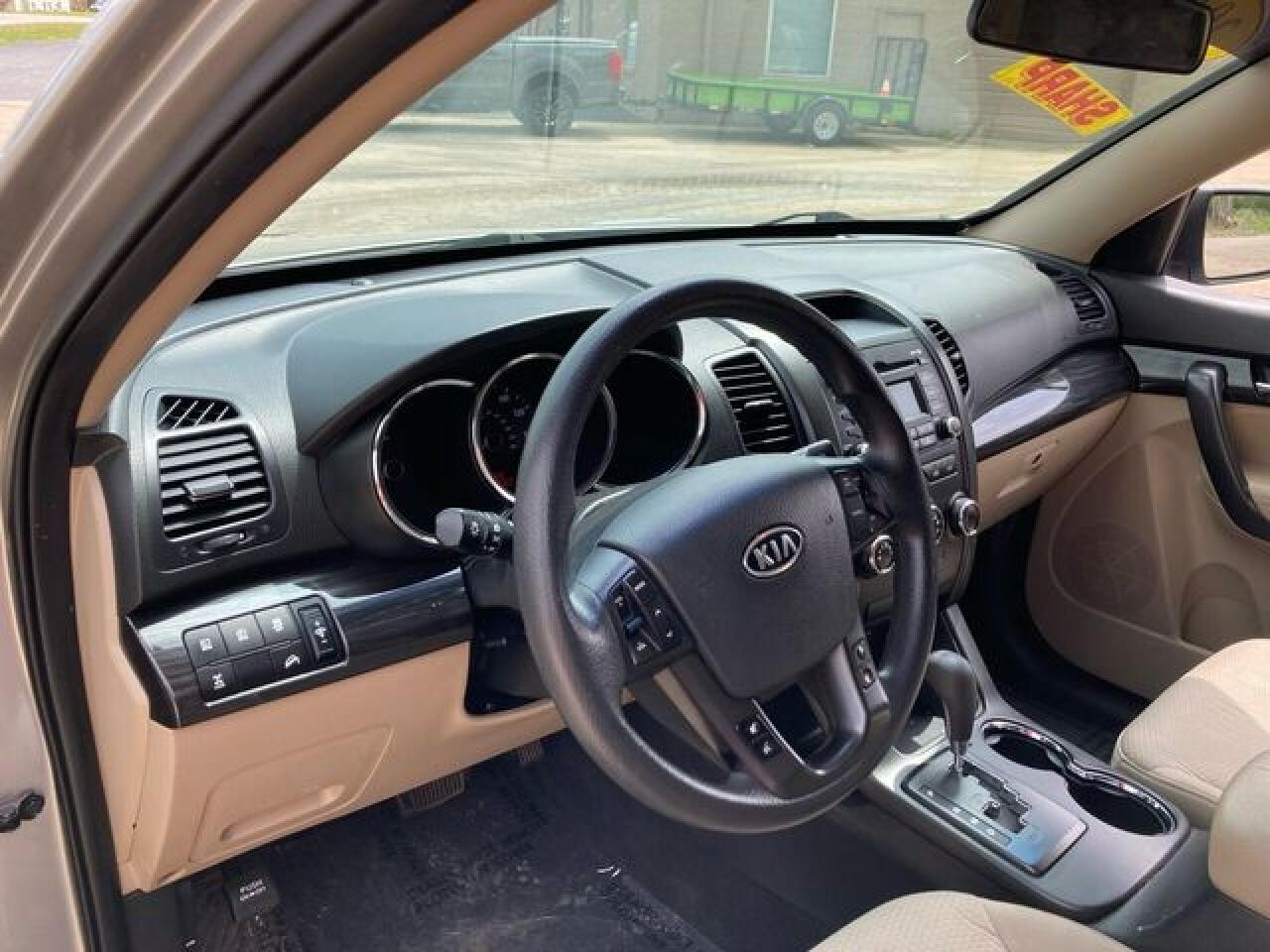 KIA SORENTO 2012 — 11