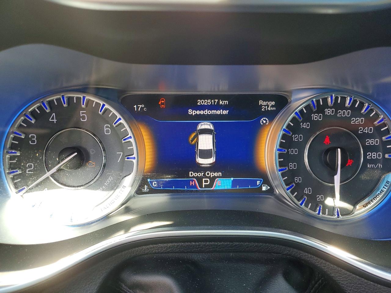 CHRYSLER 200 2015 — 10