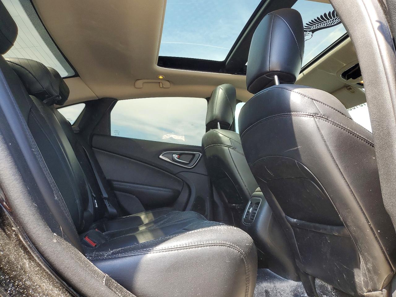 CHRYSLER 200 2015 — 11