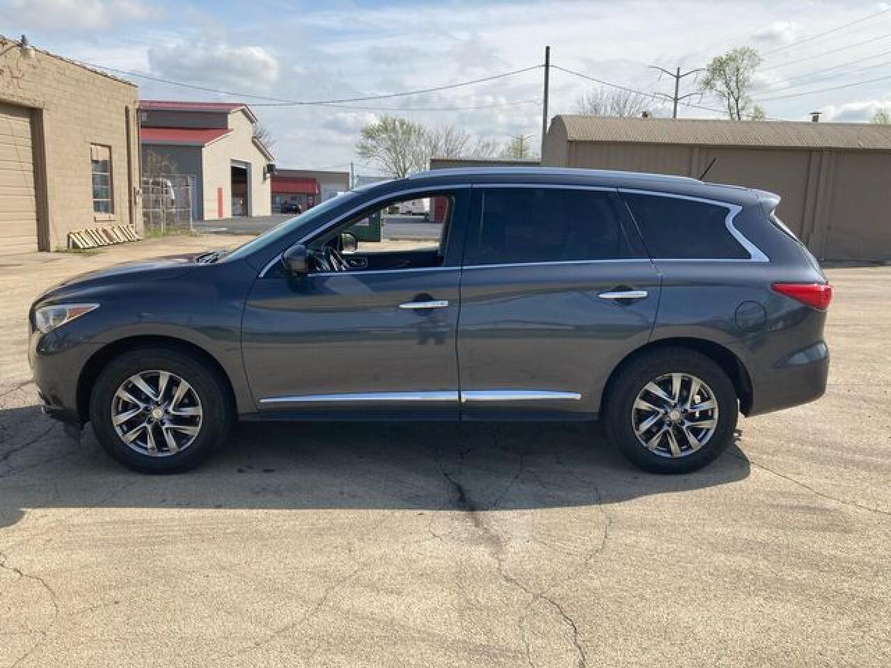 INFINITI JX35 2013 — 10