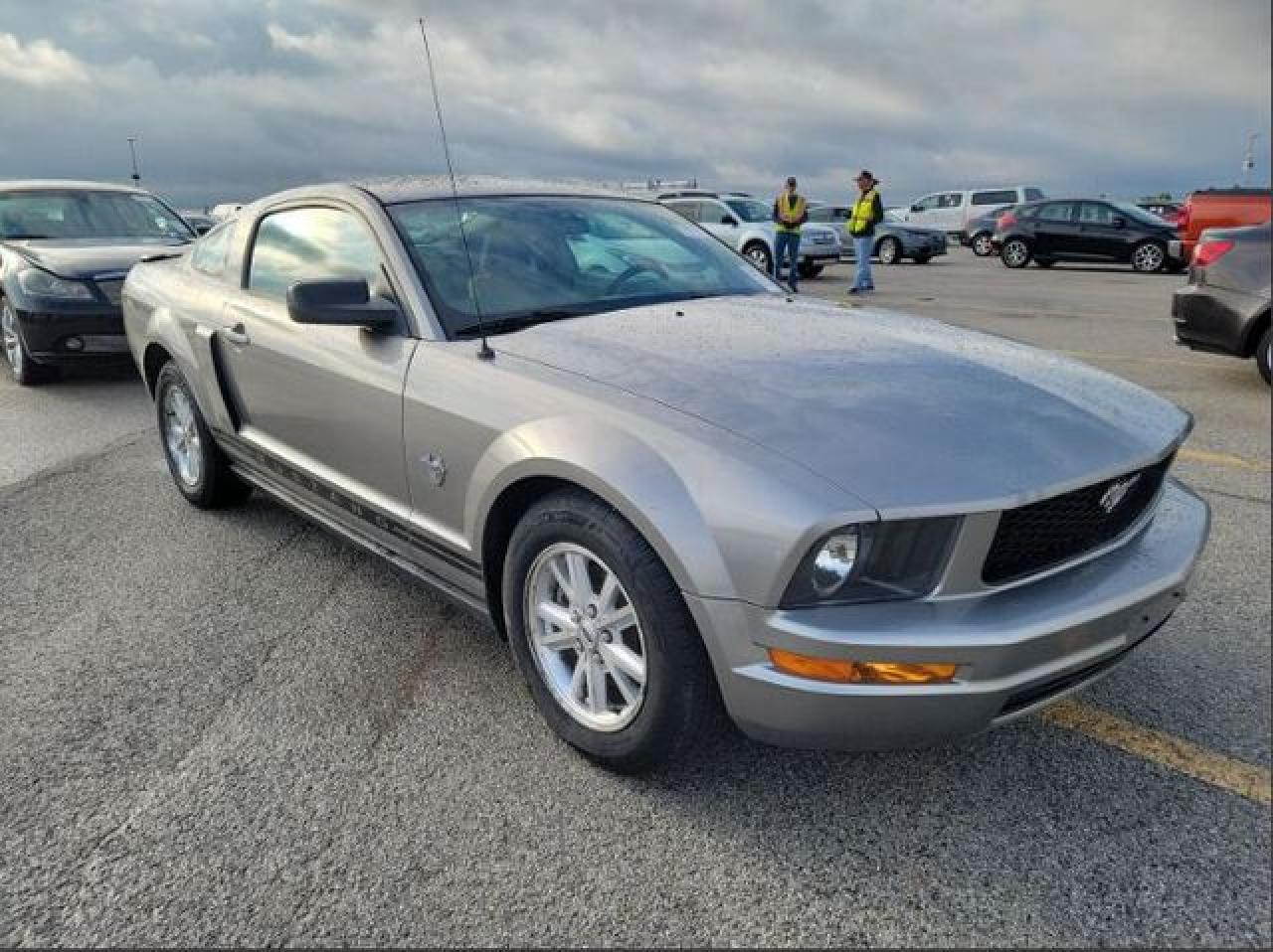 FORD MUSTANG 2009 — 4