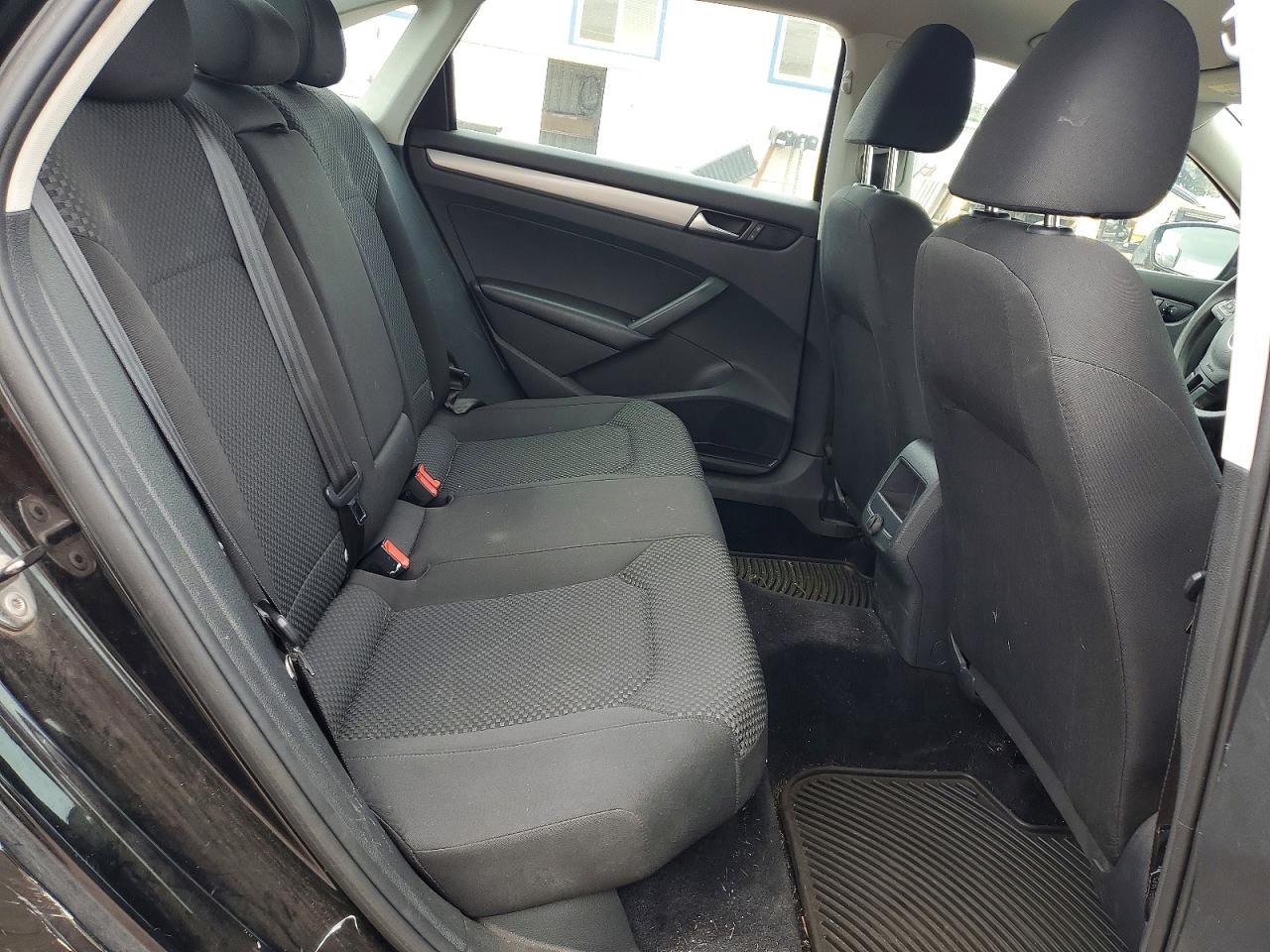 VOLKSWAGEN PASSAT 2014 — 11