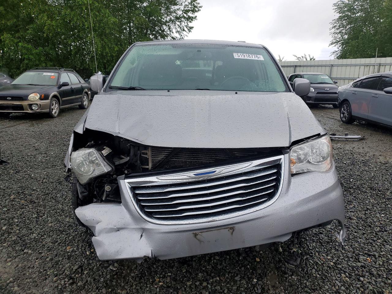 CHRYSLER TOWN & COUNTRY 2016 — 6