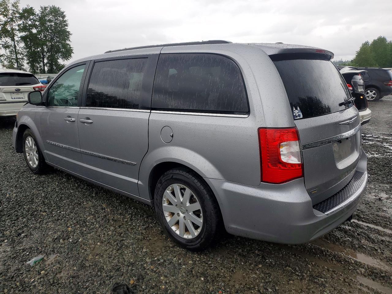 CHRYSLER TOWN & COUNTRY 2016 — 3