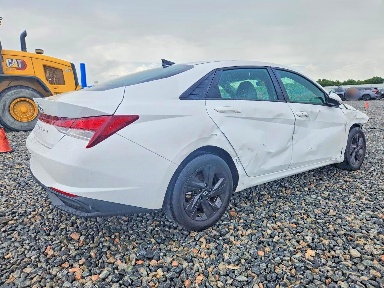 HYUNDAI ELANTRA 2022 — 4