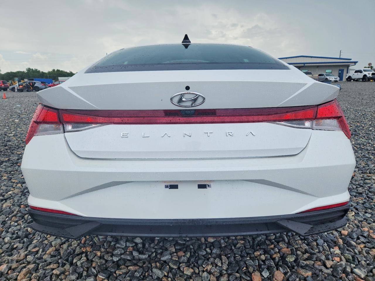 HYUNDAI ELANTRA 2022 — 7