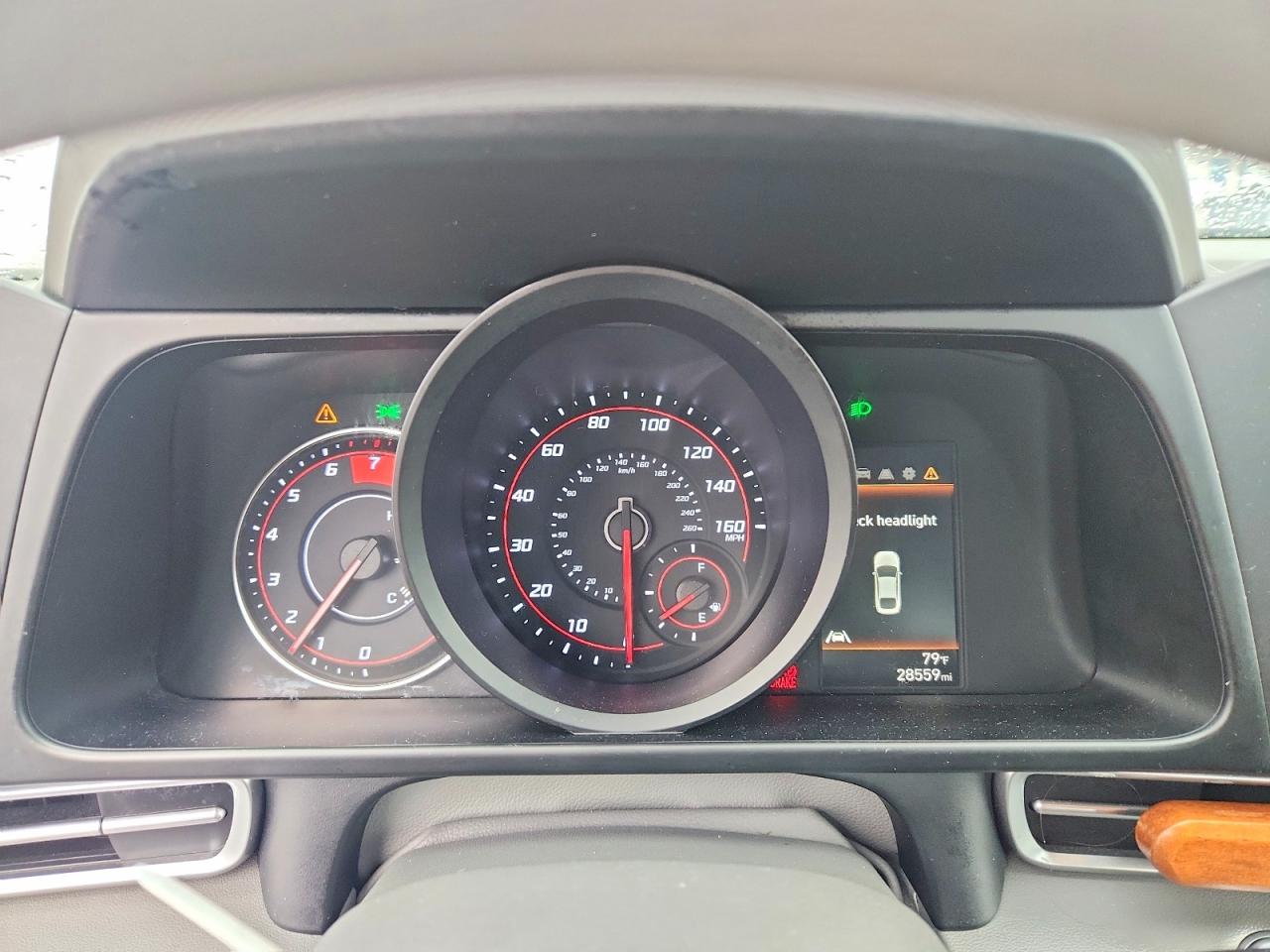 HYUNDAI ELANTRA 2022 — 10