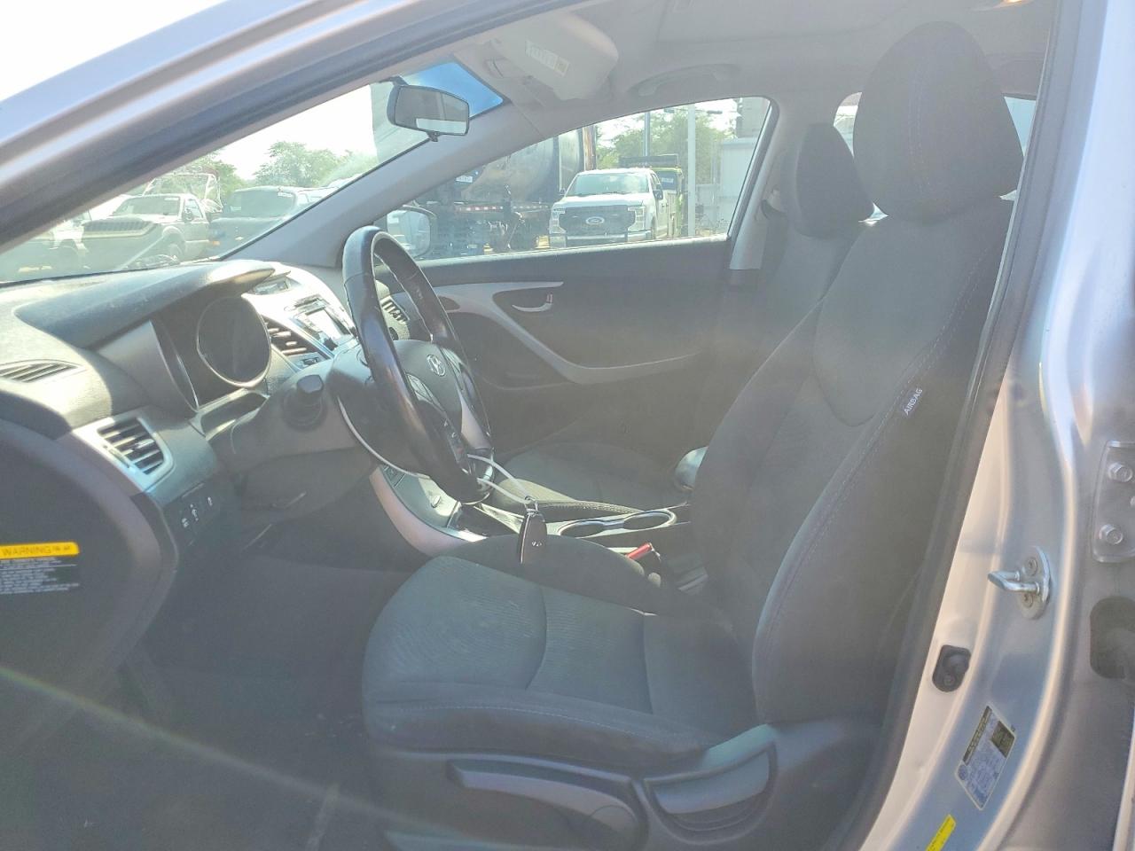 HYUNDAI ELANTRA 2016 — 8