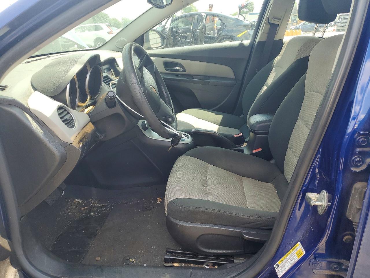 CHEVROLET CRUZE 2012 — 8