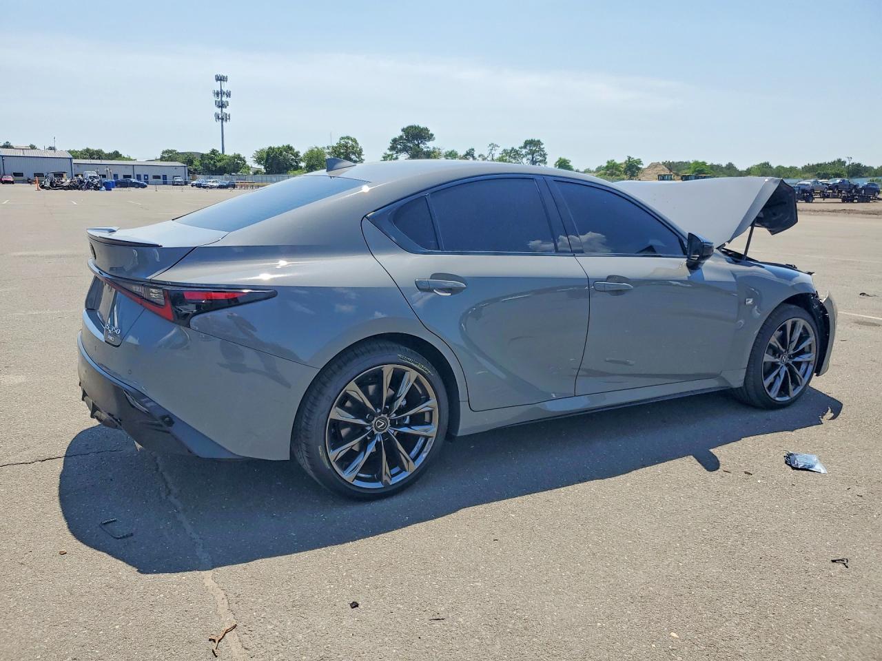 LEXUS IS 350 2025 — 4