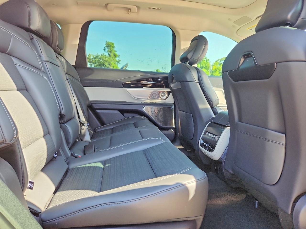 LINCOLN NAUTILUS 2025 — 12