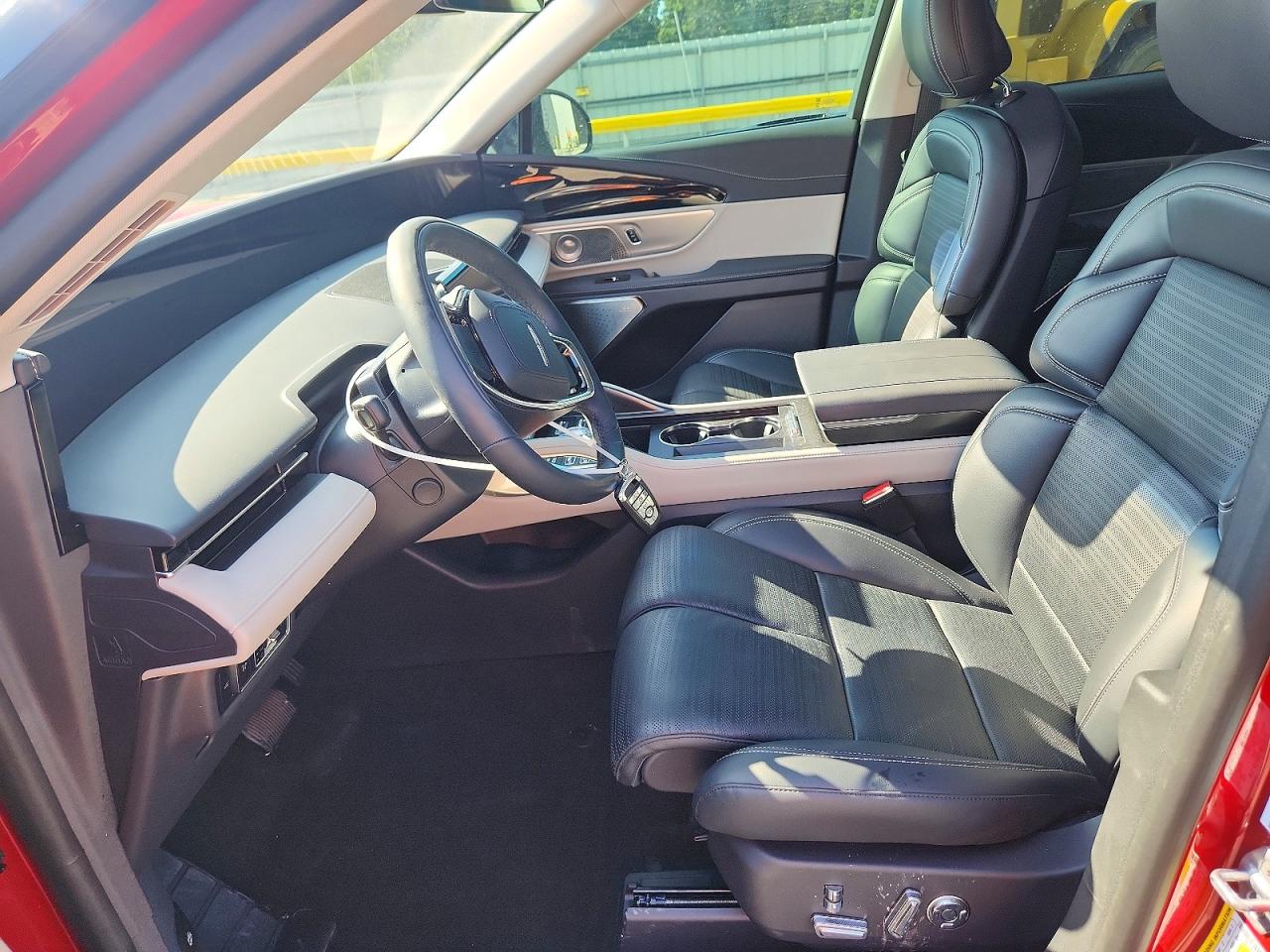 LINCOLN NAUTILUS 2025 — 8