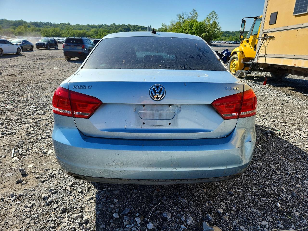 VOLKSWAGEN PASSAT 2013 — 7